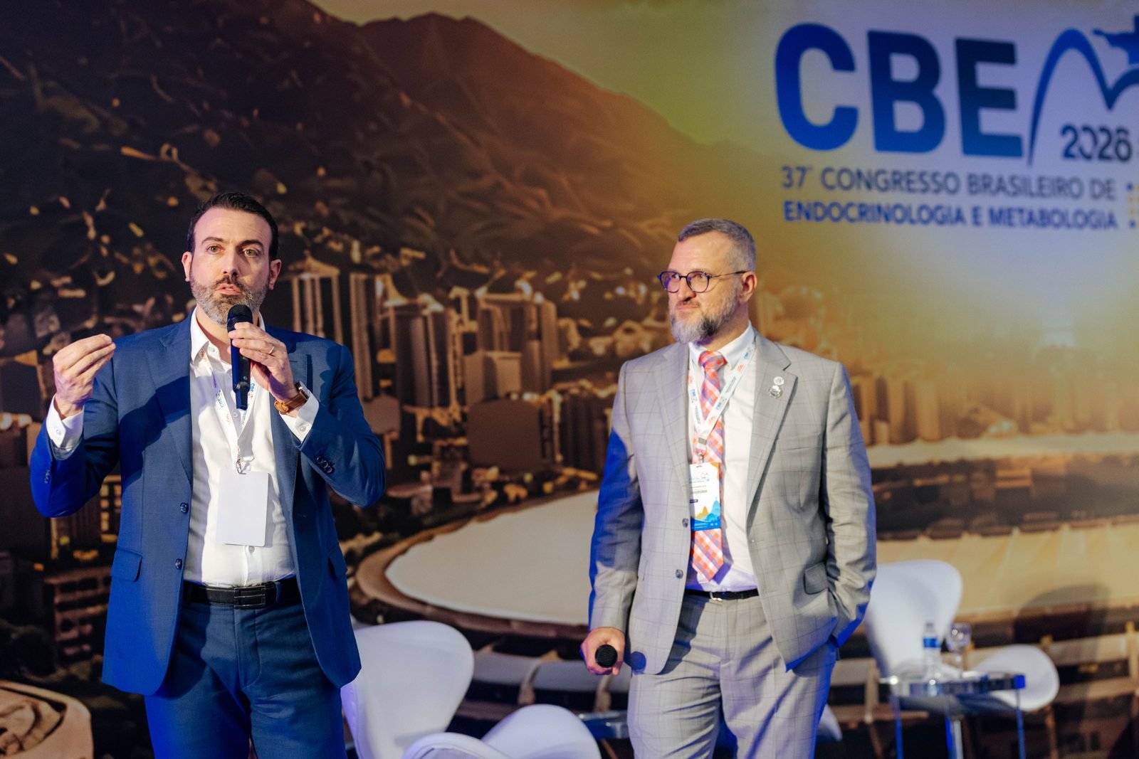Palestrantes no simposio patrocinado pela Brace Pharma no CBEM 2026